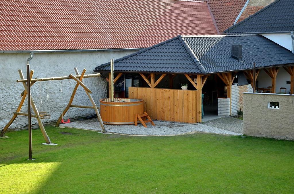Hotel Statek 3 - Wellness & Spa Hluboká nad Vltavou Esterno foto