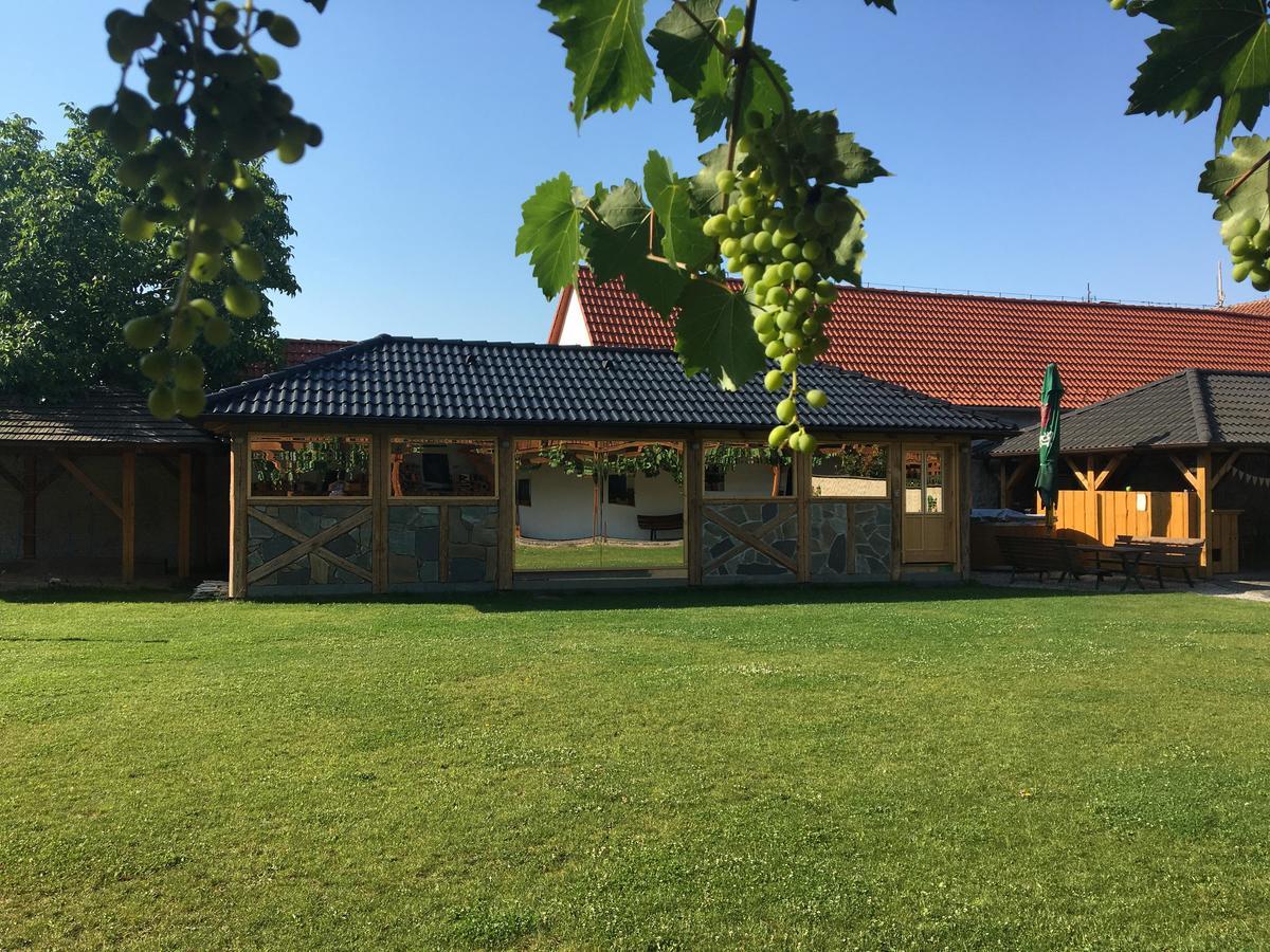 Hotel Statek 3 - Wellness & Spa Hluboká nad Vltavou Esterno foto