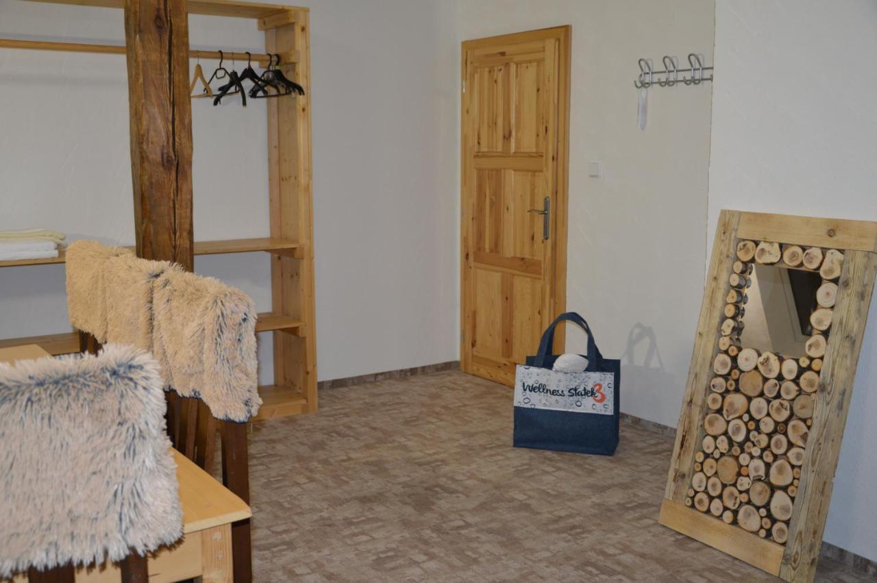 Hotel Statek 3 - Wellness & Spa Hluboká nad Vltavou Esterno foto
