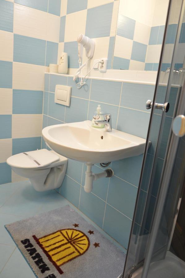 Hotel Statek 3 - Wellness & Spa Hluboká nad Vltavou Esterno foto