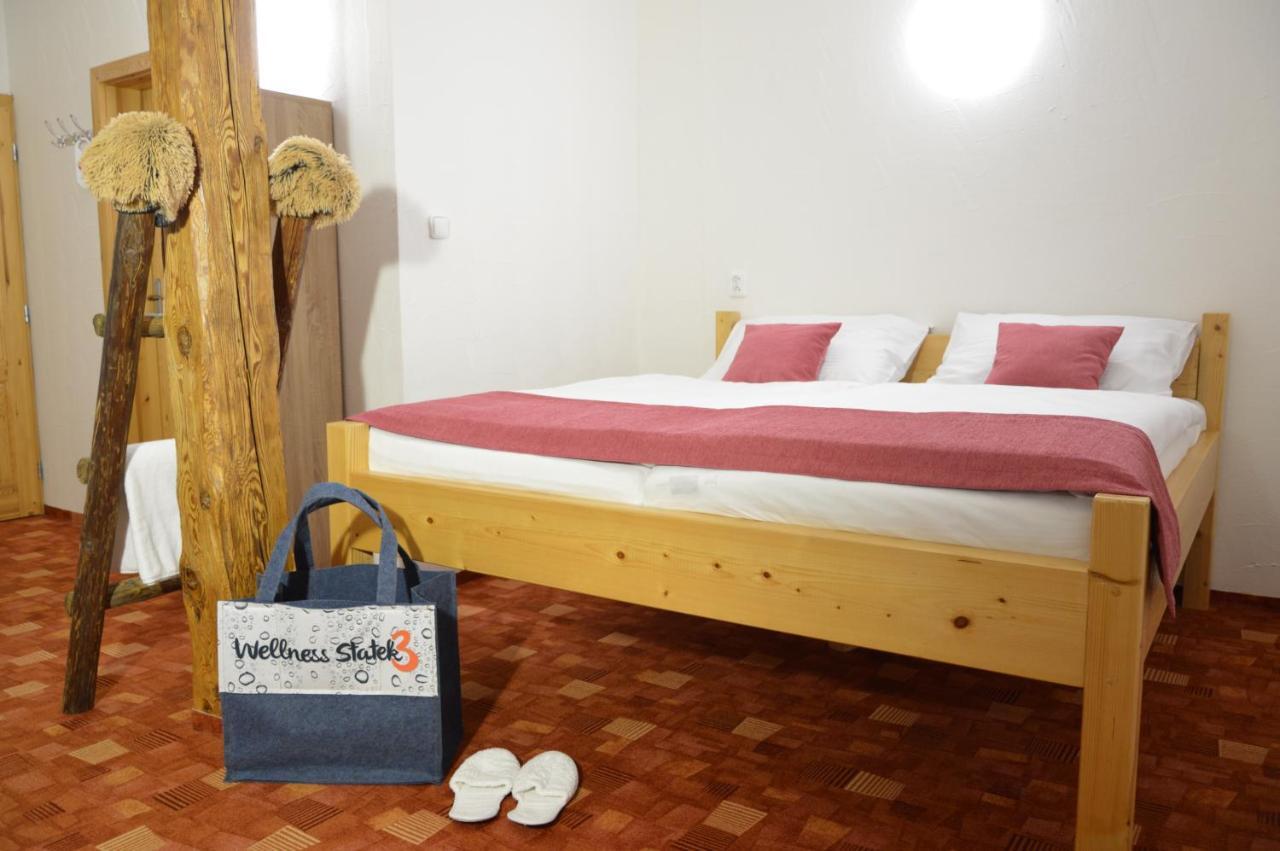 Hotel Statek 3 - Wellness & Spa Hluboká nad Vltavou Esterno foto