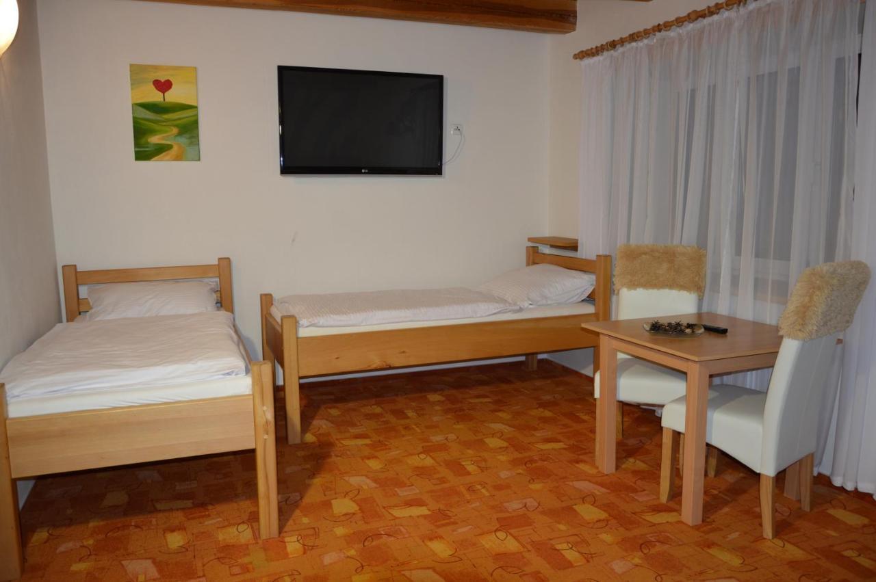 Hotel Statek 3 - Wellness & Spa Hluboká nad Vltavou Esterno foto