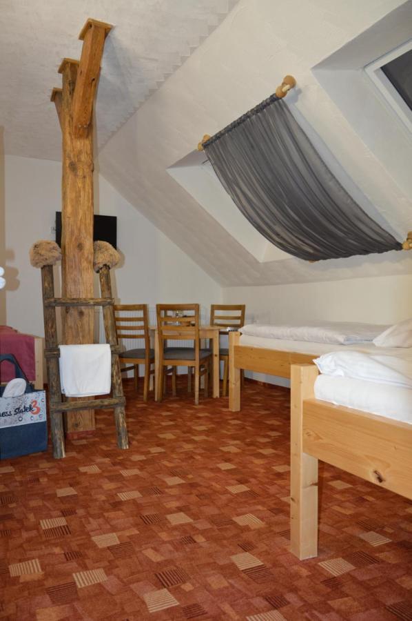 Hotel Statek 3 - Wellness & Spa Hluboká nad Vltavou Esterno foto