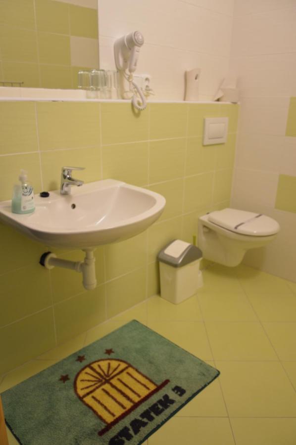 Hotel Statek 3 - Wellness & Spa Hluboká nad Vltavou Esterno foto