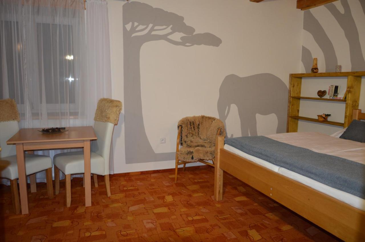 Hotel Statek 3 - Wellness & Spa Hluboká nad Vltavou Esterno foto
