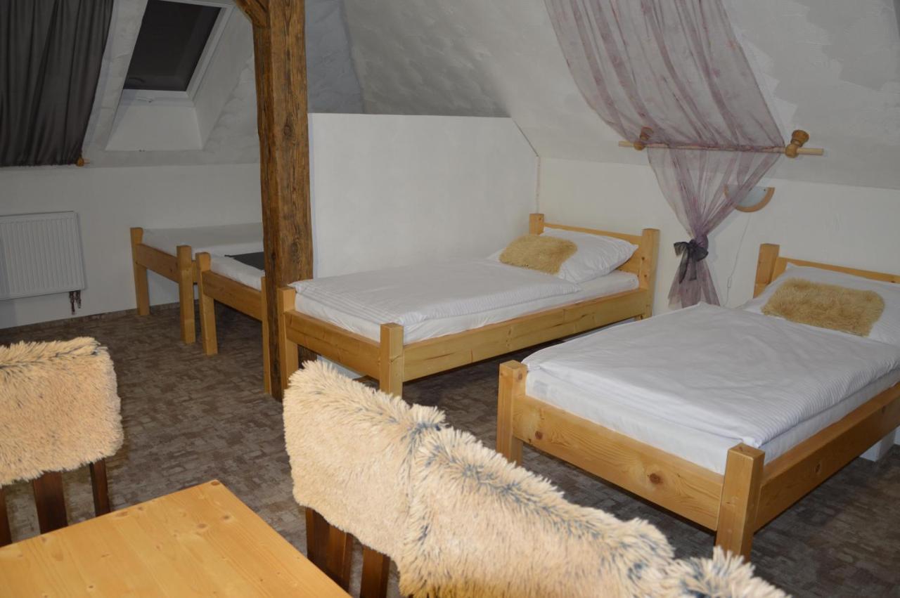 Hotel Statek 3 - Wellness & Spa Hluboká nad Vltavou Esterno foto